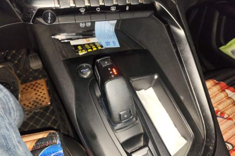 Used Peugeot 4008 2018 350THP Elite Edition Gear Lever