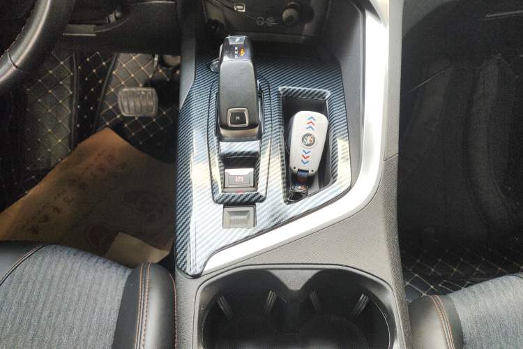 Used Peugeot 4008 2018 380THP Elite Edition Gear Lever
