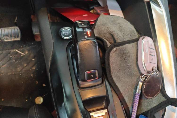Used Peugeot 4008 2018 350THP Elite Edition Gear Lever