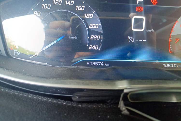 Used Peugeot 4008 2018 350THP Elite Edition Odometer Close Up