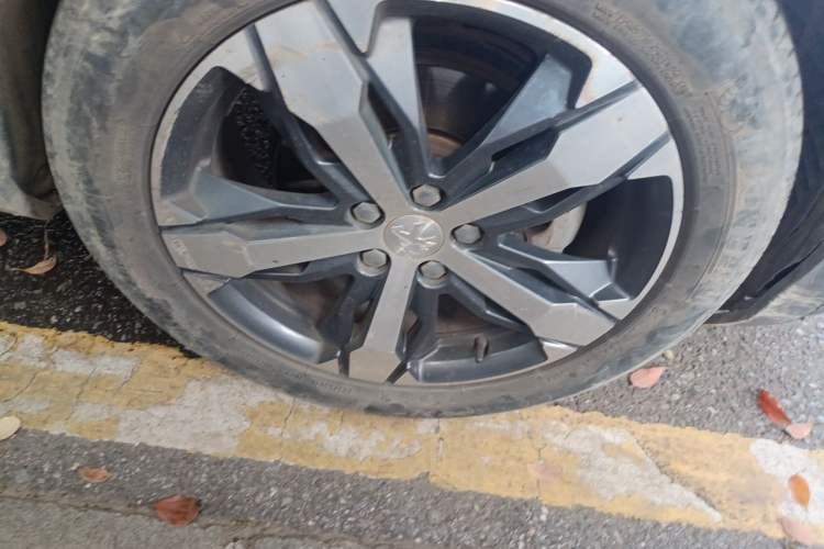 Used Peugeot 4008 2018 350THP Elite Edition Right Front Wheel Hub
