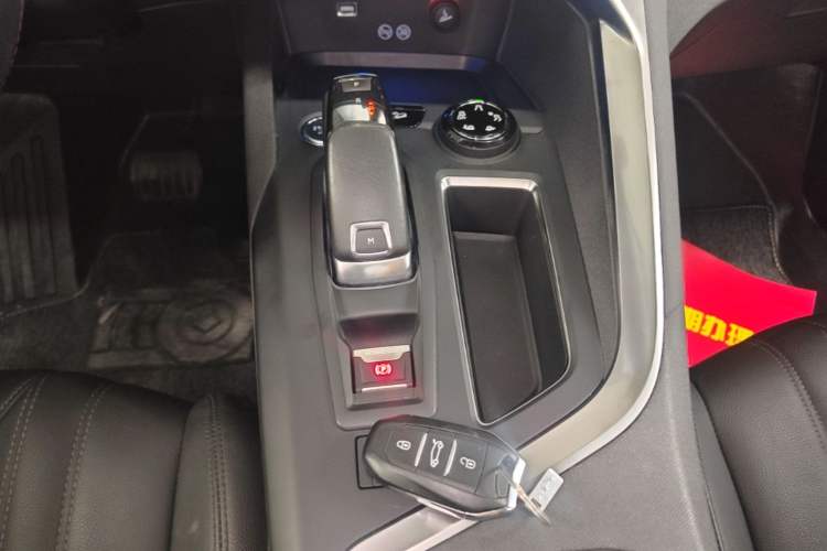 Used Peugeot 4008 2018 350THP Luxury Edition Gear Lever