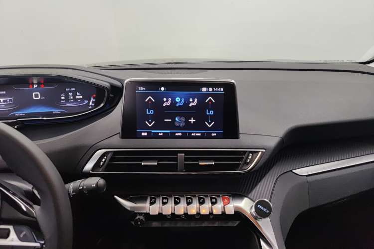 Used Peugeot 4008 2018 350THP Elite Edition Audio And AC Panel