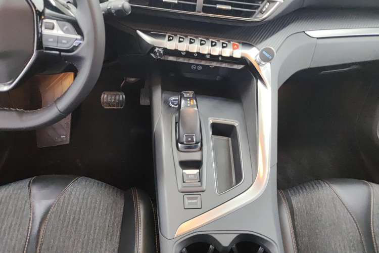 Used Peugeot 4008 2018 350THP Elite Edition Gear Lever