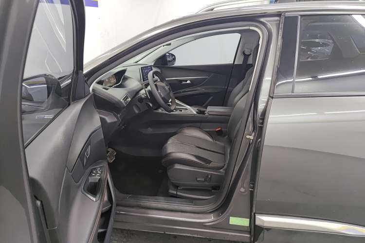 Used Peugeot 4008 2018 350THP Elite Edition Left Front Seat