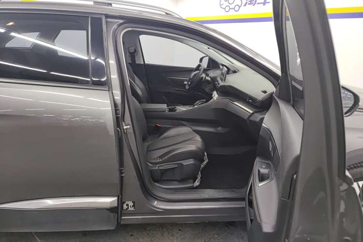 Used Peugeot 4008 2018 350THP Elite Edition Right Front Seat