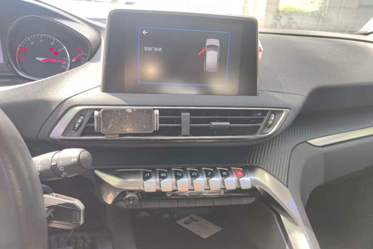 Used Peugeot 4008 2018 350THP Comfort Edition Audio And AC Panel