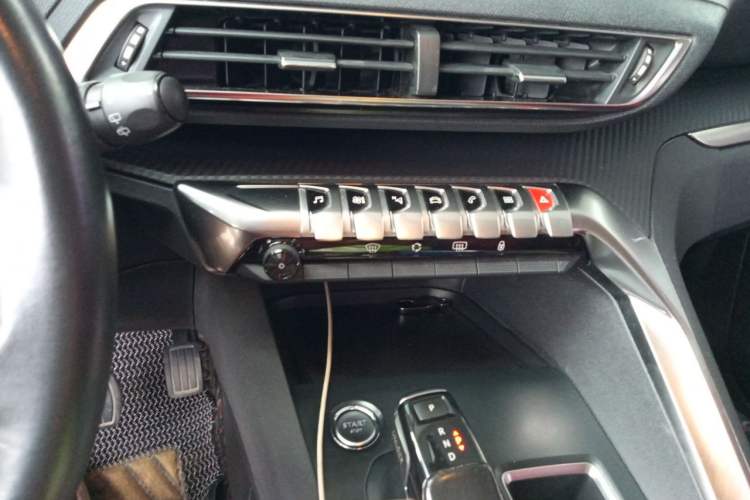 Used Peugeot 4008 2018 350THP Elite Edition Audio And AC Panel