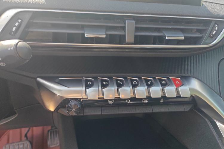 Used Peugeot 4008 2018 350THP Elite Edition Audio And AC Panel