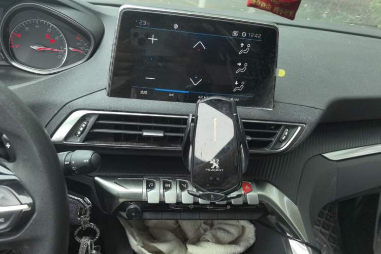 Used Peugeot 4008 2018 350THP Comfort Edition Audio And AC Panel