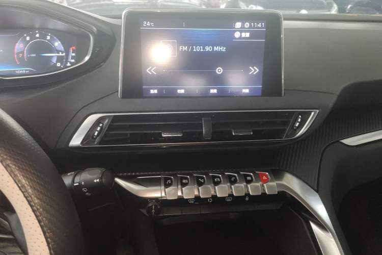 Used Peugeot 4008 2018 350THP Elite Edition Audio And AC Panel