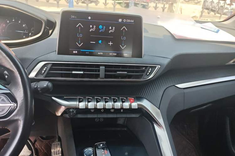 Used Peugeot 4008 2018 380THP Elite Edition Audio And AC Panel