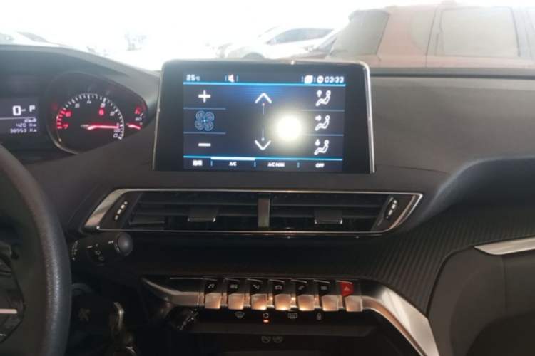 Used Peugeot 4008 2018 350THP Comfort Edition Audio And AC Panel