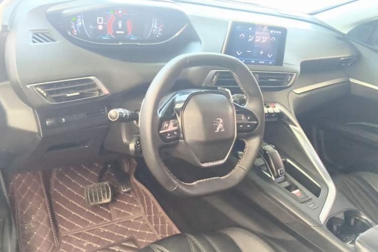 Used Peugeot 4008 2018 350THP Luxury Edition Center Console