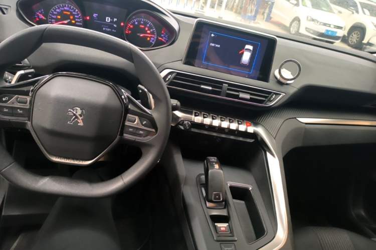 Used Peugeot 4008 2018 350THP Comfort Edition Center Console