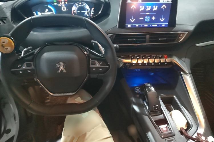 Used Peugeot 4008 2018 350THP Elite Edition Center Console