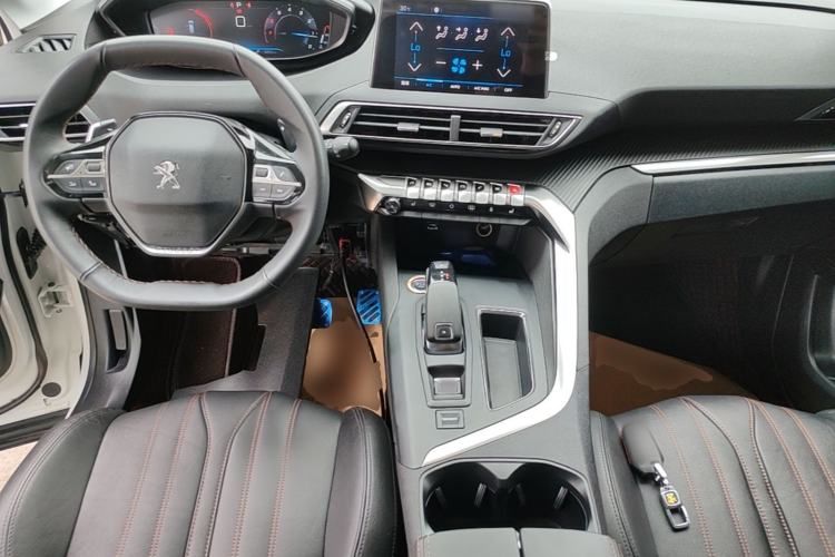 Used Peugeot 4008 2018 350THP Luxury Edition Center Console