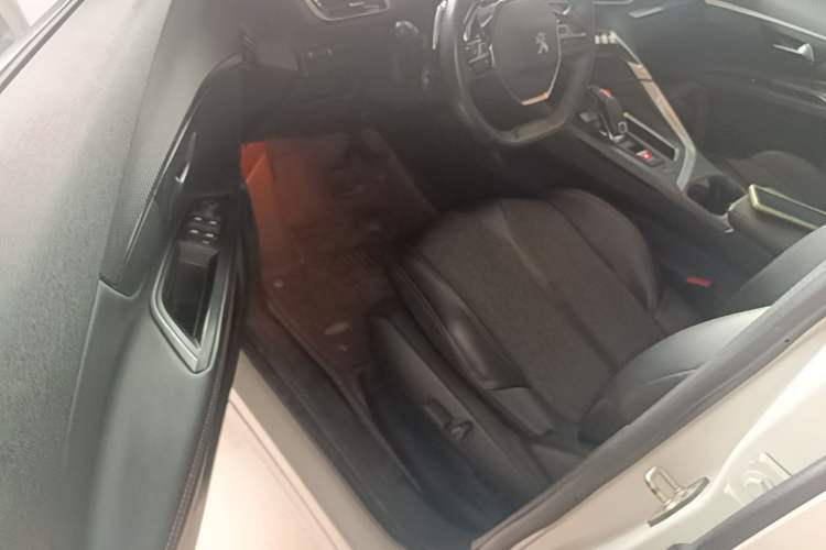 Used Peugeot 4008 2018 350THP Elite Edition Driver Seat