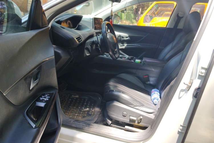 Used Peugeot 4008 2018 350THP Elite Edition Driver Seat