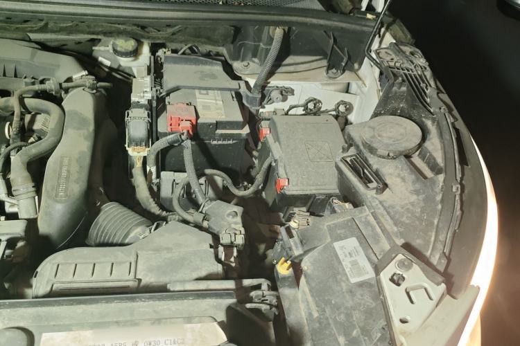 Used Peugeot 4008 2018 350THP Luxury Edition Engine Bay Left