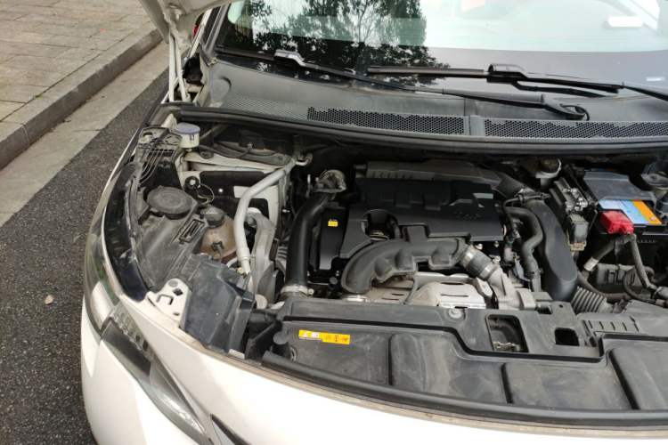 Used Peugeot 4008 2018 350THP Elite Edition Engine Bay Right