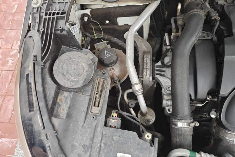 Used Peugeot 4008 2018 350THP Elite Edition Engine Bay Right