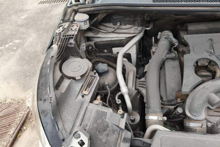 Used Peugeot 4008 2018 350THP Elite Edition Engine Bay Right