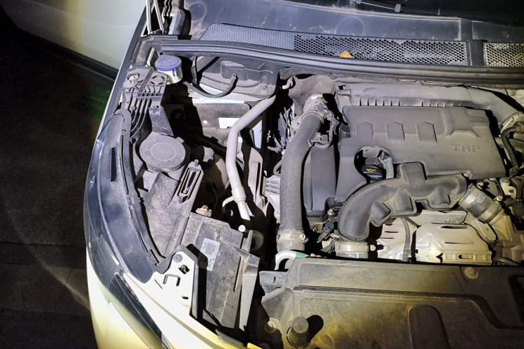 Used Peugeot 4008 2018 350THP Elite Edition Engine Bay Right