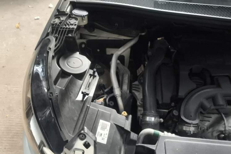 Used Peugeot 4008 2018 350THP Comfort Edition Engine Bay Right