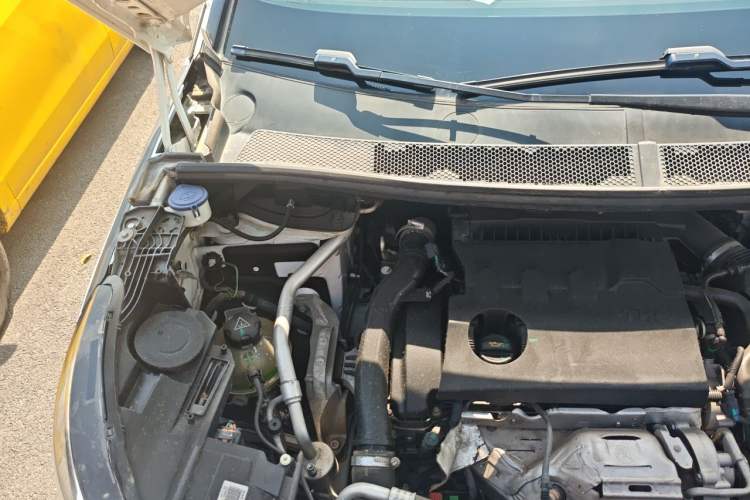 Used Peugeot 4008 2018 380THP Elite Edition Engine Bay Right