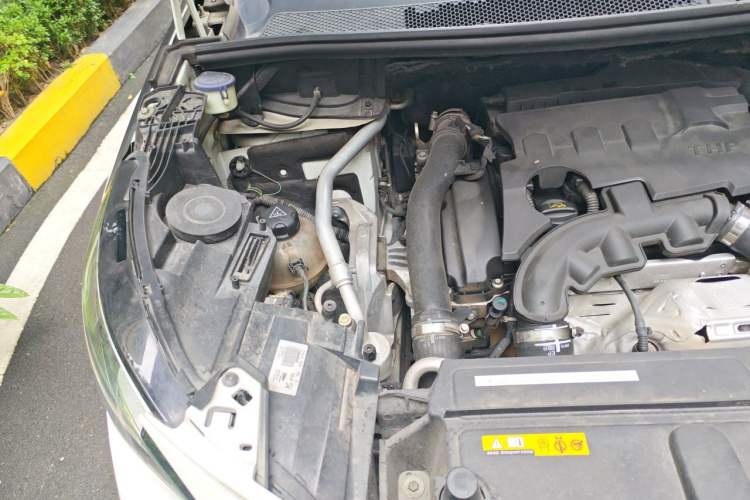 Used Peugeot 4008 2018 350THP Elite Edition Engine Bay Right