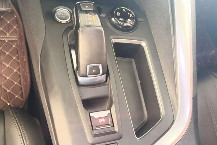 Used Peugeot 4008 2018 350THP Luxury Edition Gear Lever