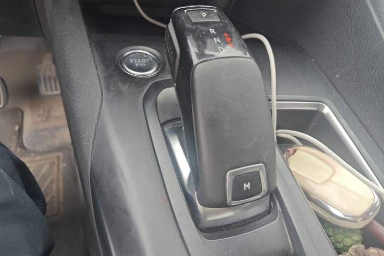 Used Peugeot 4008 2018 350THP Elite Edition Gear Lever