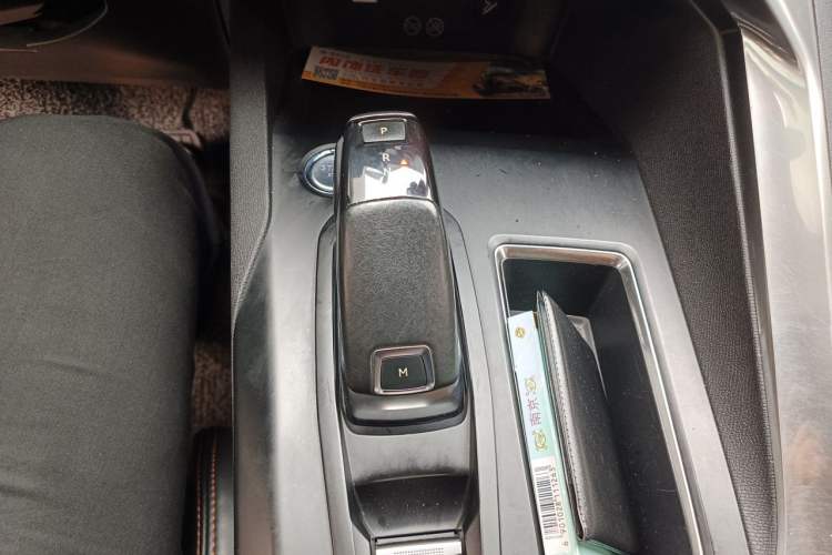 Used Peugeot 4008 2018 350THP Elite Edition Gear Lever