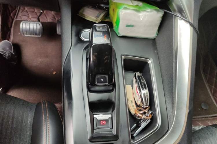 Used Peugeot 4008 2018 350THP Elite Edition Gear Lever