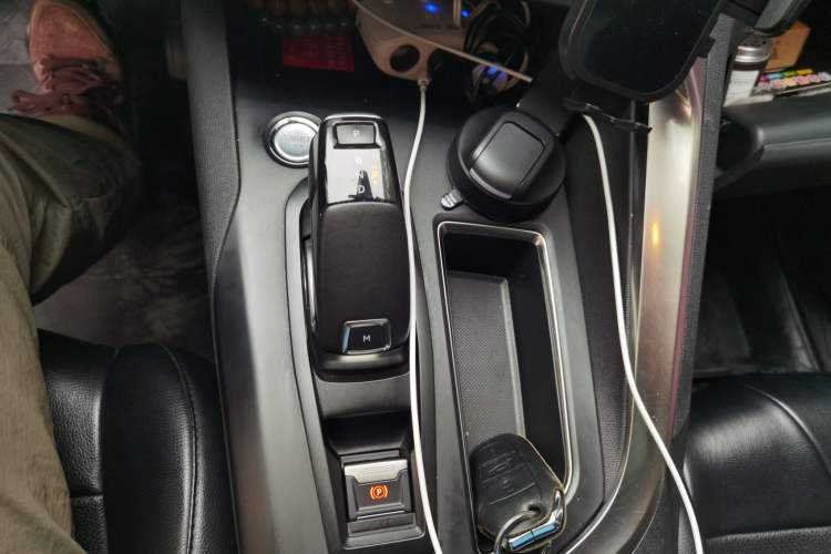 Used Peugeot 4008 2018 350THP Elite Edition Gear Lever