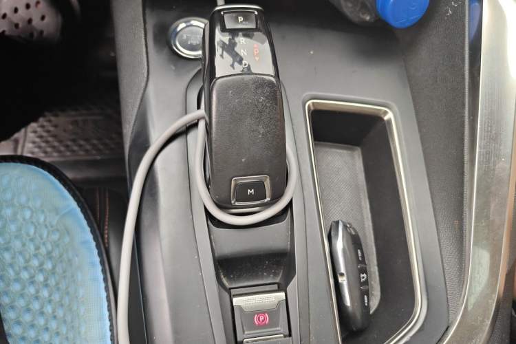Used Peugeot 4008 2018 350THP Elite Edition Gear Lever