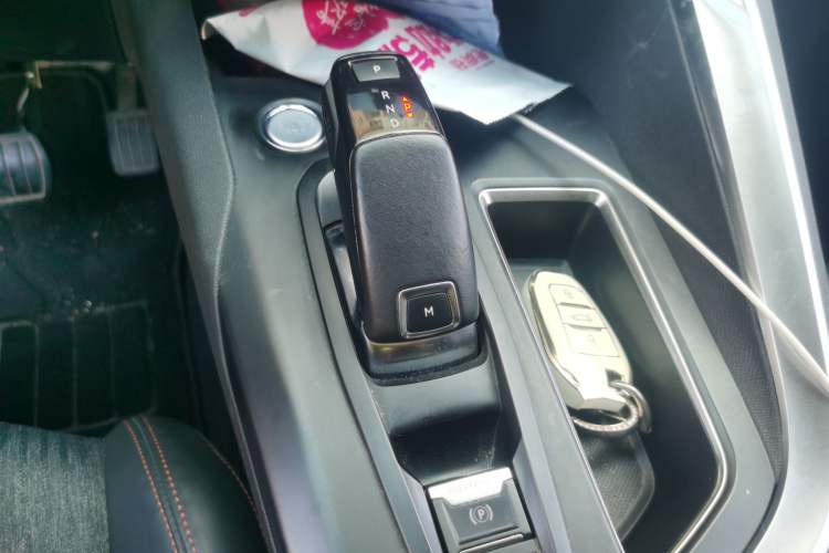 Used Peugeot 4008 2018 350THP Elite Edition Gear Lever