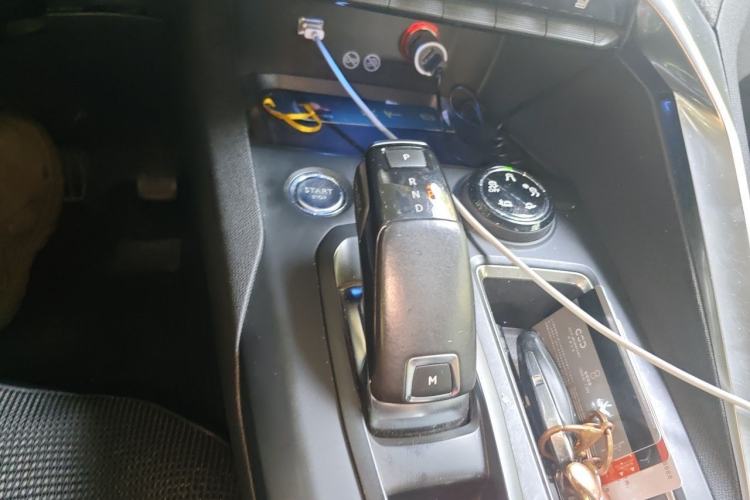 Used Peugeot 4008 2018 350THP Luxury Edition Gear Lever