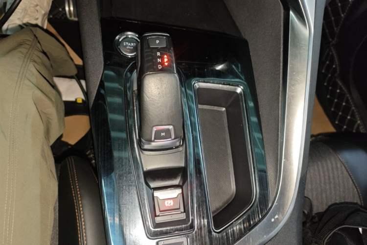 Used Peugeot 4008 2018 350THP Elite Edition Gear Lever