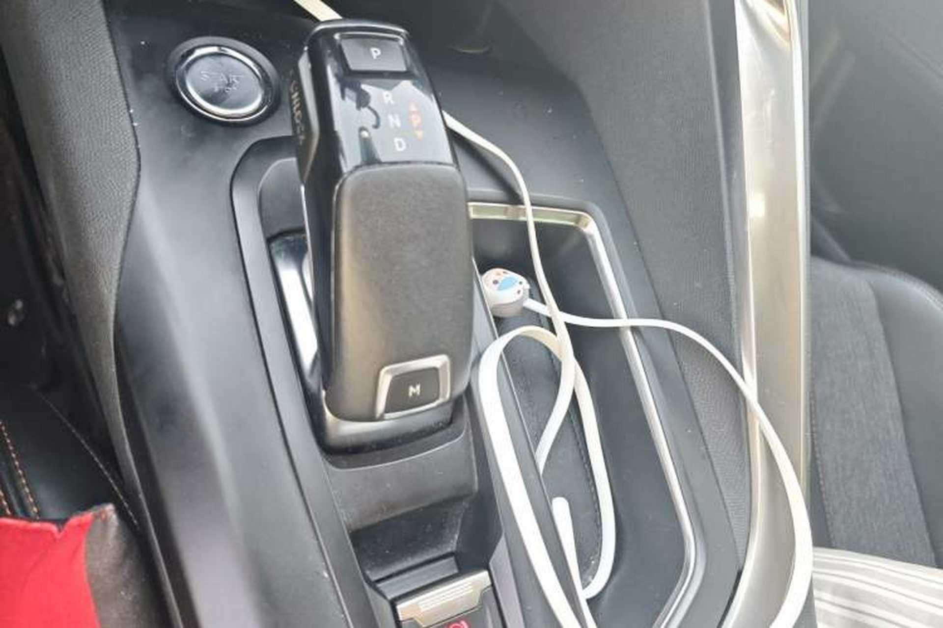 Used Peugeot 4008 2018 350THP Elite Edition Gear Lever