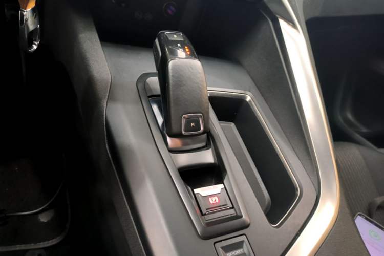 Used Peugeot 4008 2018 350THP Comfort Edition Gear Lever
