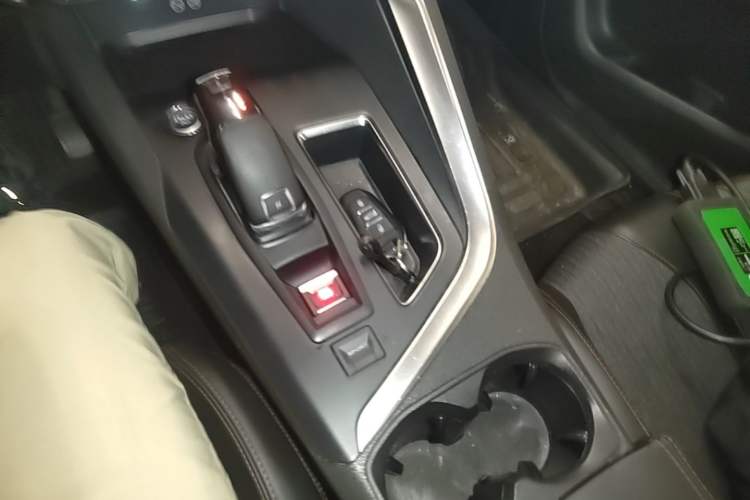 Used Peugeot 4008 2018 350THP Elite Edition Gear Lever