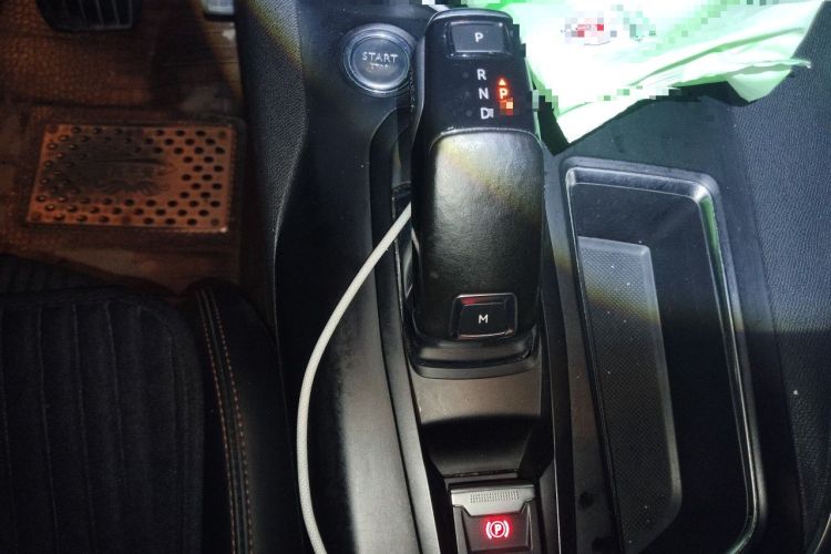Used Peugeot 4008 2018 350THP Elite Edition Gear Lever
