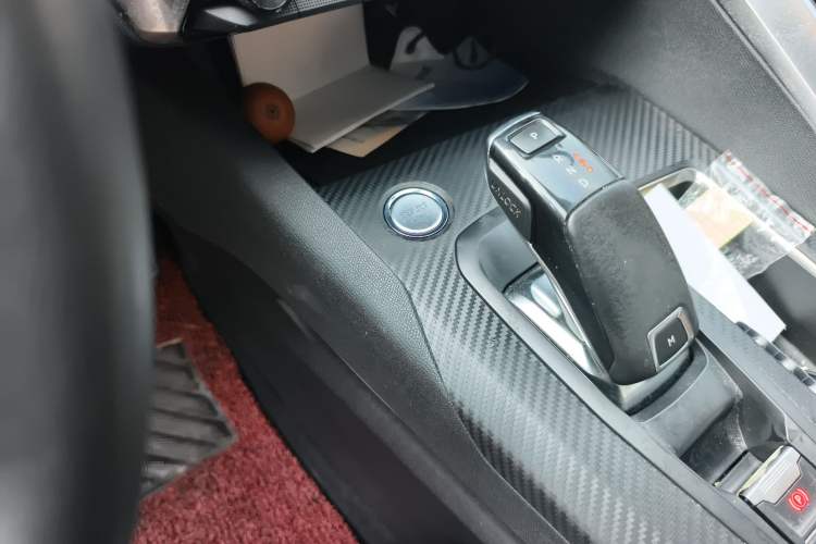 Used Peugeot 4008 2018 350THP Elite Edition Gear Lever