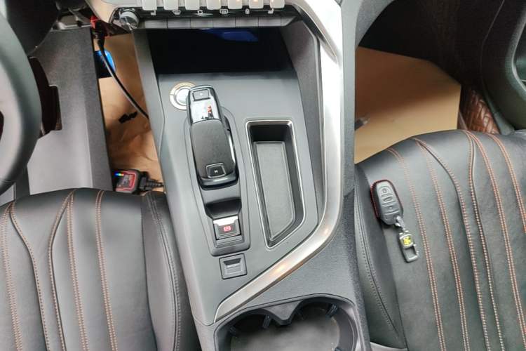 Used Peugeot 4008 2018 350THP Luxury Edition Gear Lever