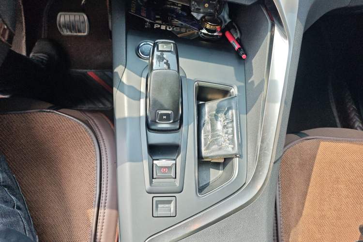 Used Peugeot 4008 2018 350THP Elite Edition Gear Lever