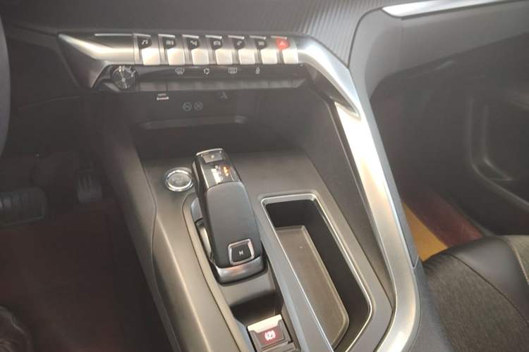 Used Peugeot 4008 2018 350THP Elite Edition Gear Lever