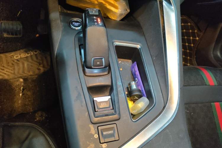 Used Peugeot 4008 2018 350THP Elite Edition Gear Lever