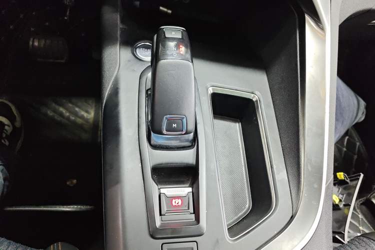 Used Peugeot 4008 2018 350THP Elite Edition Gear Lever